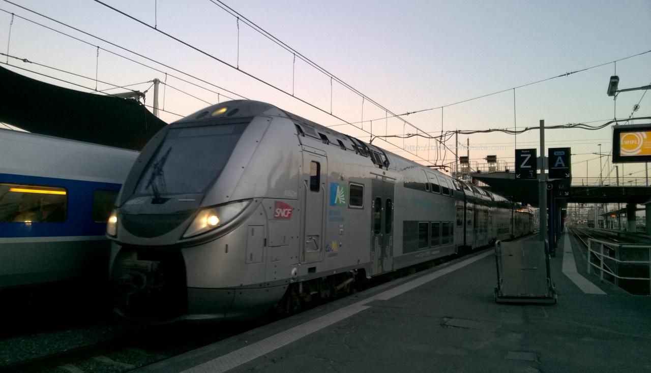 Autorail Régio 2N arrivant en gare de Bordeaux