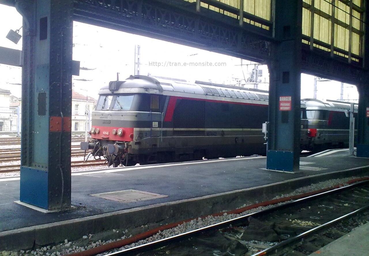 BB 67442 en UM en gare de Bordeaux