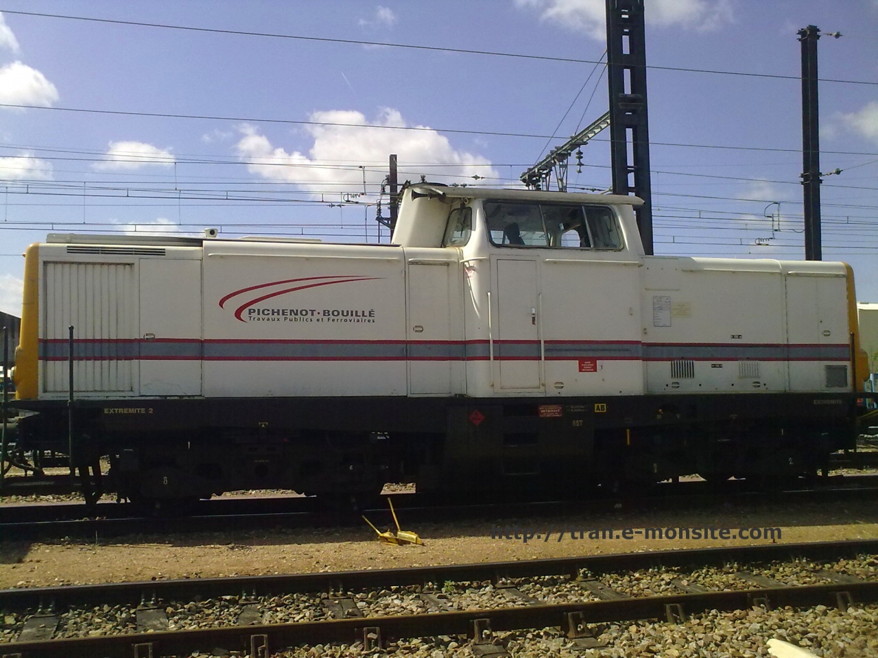 Locomotive V 211  Pichenot Bouillé en gare de Saint Pierre des Corps