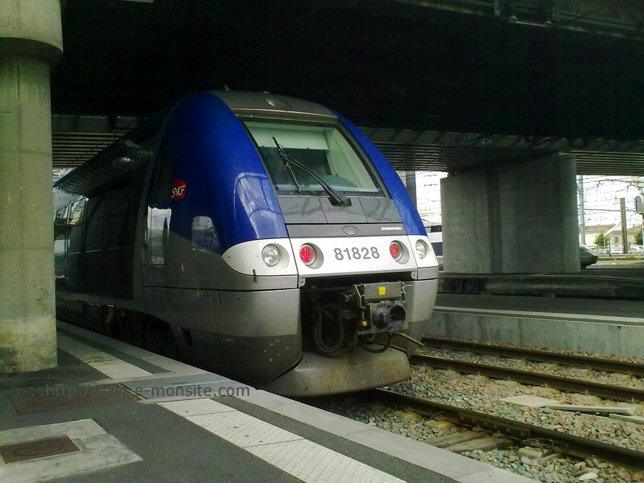 Autorail AGC B 81828 en gare de Bordeaux