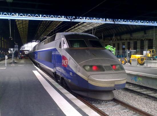 TGV RD(réseau duplex) n°610 à destination de Lille Flandres en gare de Bordeaux le 06/06/10