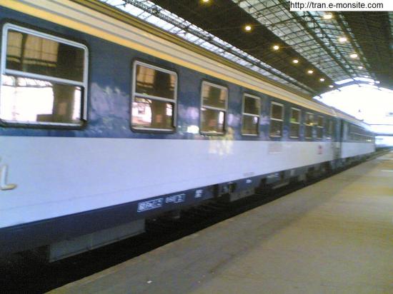Wagons corail couchette en gare de Bordeaux St Jean
