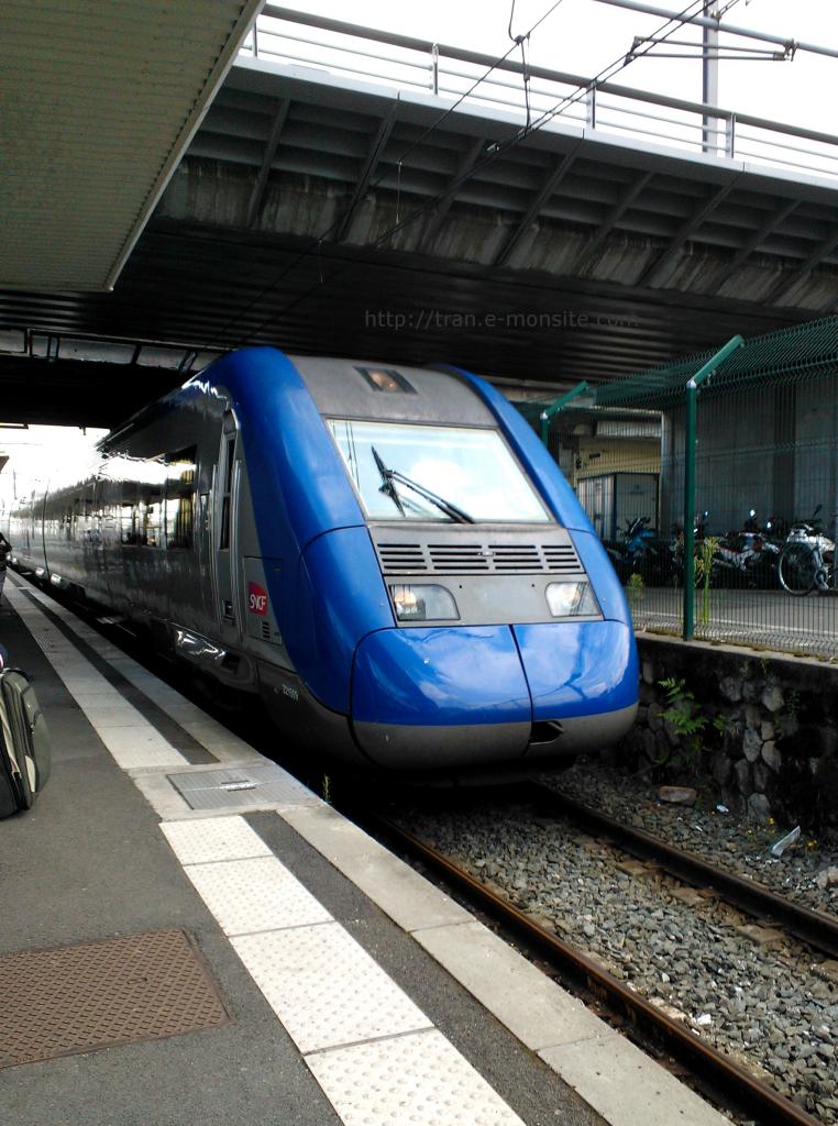 Ter aquitaine Z 21509 entrant en gare de Bordeaux le 8/08/2014