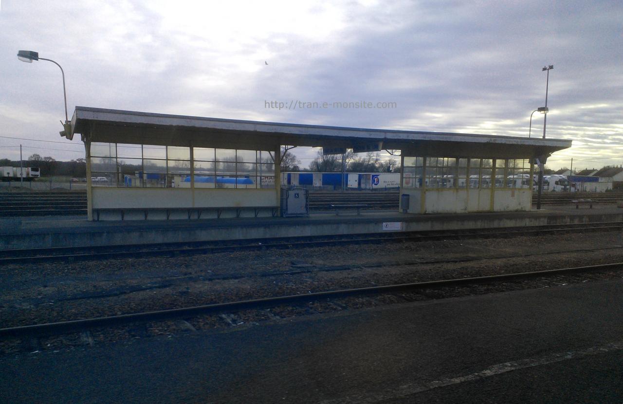 Abrit de quai de la gare de Château du Loir