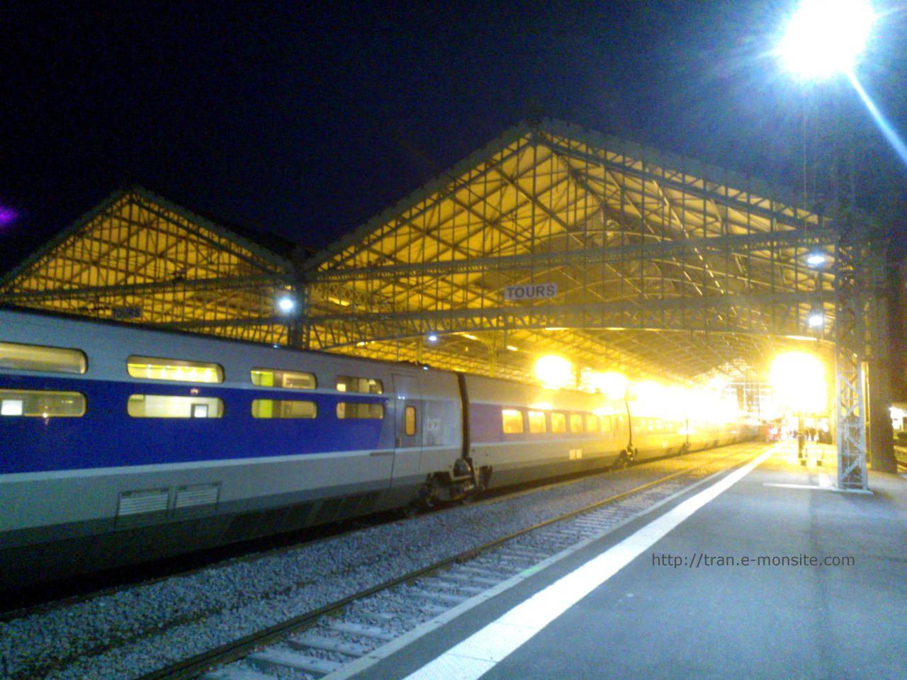 TGV en gare de Tours