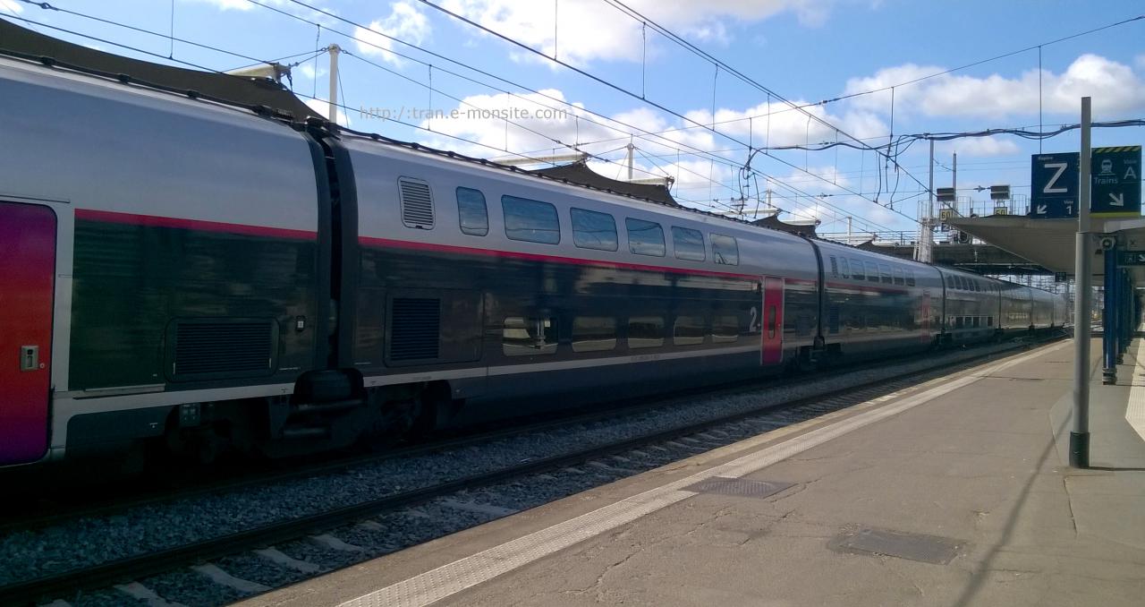 Wagon 2eme classe TGV Duplex en livré Carmillon