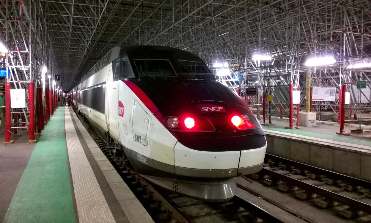 TGV réseau en livré Carmillon en gare de Bordeaux