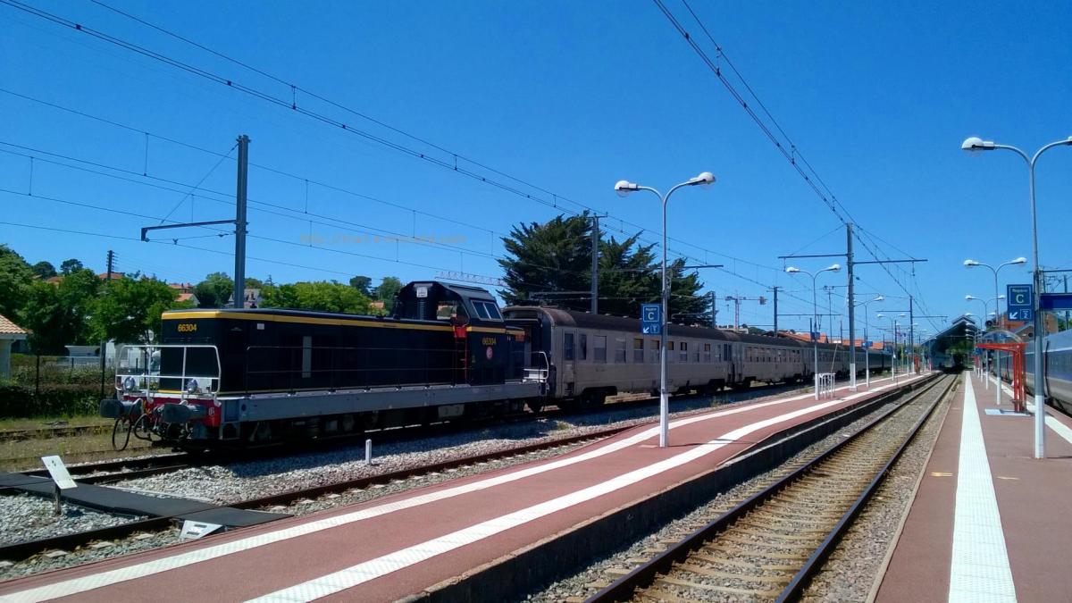 Train touristique en gare d'Arcachon